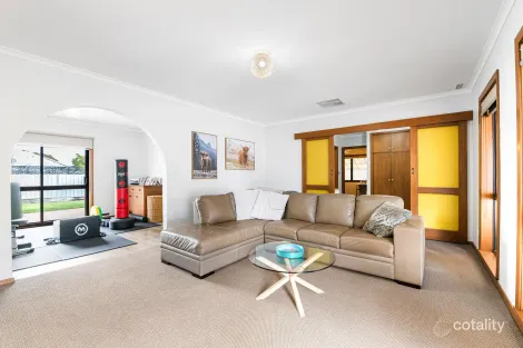 Property photo of 4 Merebin Court Merbein VIC 3505