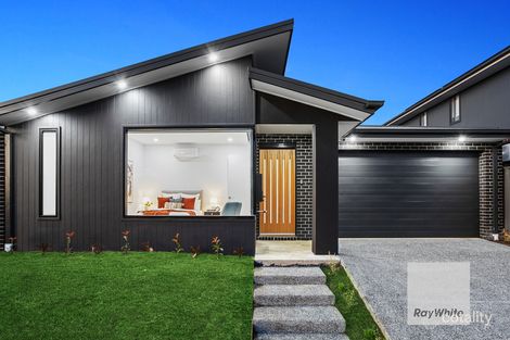 Property photo of 22 Fenska Street Kalkallo VIC 3064