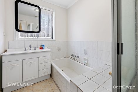 Property photo of 21 Annetta Court Albanvale VIC 3021