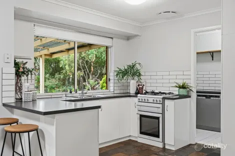 Property photo of 9 Fig Tree Lane Aberfoyle Park SA 5159