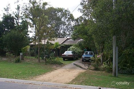 11 Arvon Ave, Beachmere, QLD 4510