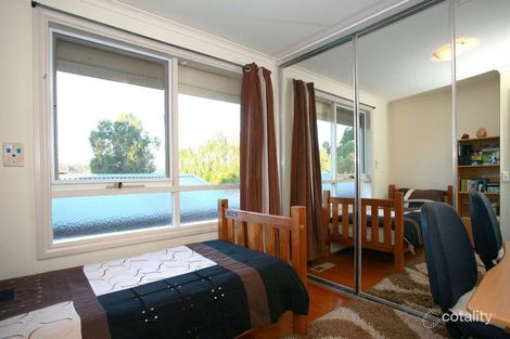 Property photo of 5 Scotsburn Way Endeavour Hills VIC 3802