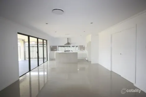 Property photo of 8 Carpenter Street Elderslie NSW 2570
