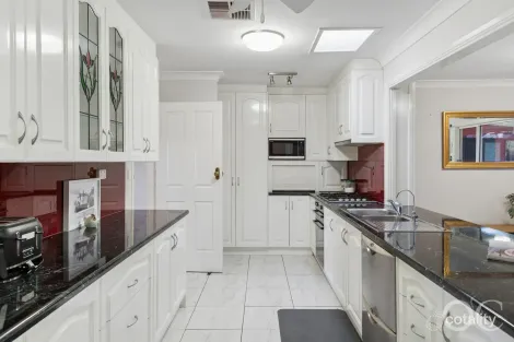 Property photo of 7 Collins Parade Hackham SA 5163
