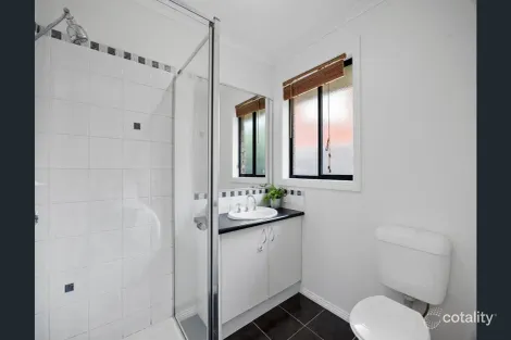 Property photo of 31 Lisburn Way Berwick VIC 3806