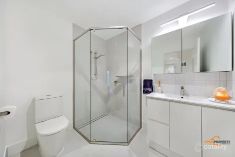 Property photo of 1/80-86 River Avenue Mighell QLD 4860