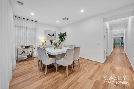 Property photo of 17 Black Wattle Way Cranbourne VIC 3977