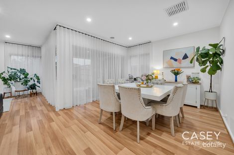Property photo of 17 Black Wattle Way Cranbourne VIC 3977