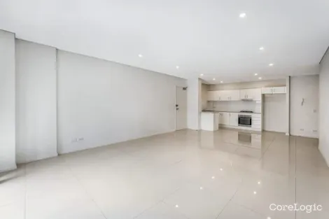 Property photo of 17/2-4 George Street Warwick Farm NSW 2170