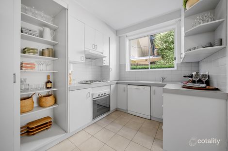 Property photo of 1/31 Charnwood Road St Kilda VIC 3182