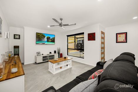 Property photo of 11 Tocumwal Court Helensvale QLD 4212