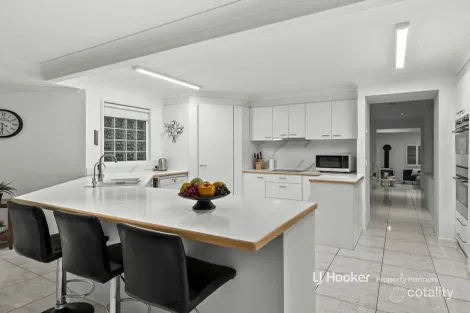 Property photo of 32 Panorama Place Mount Gravatt East QLD 4122