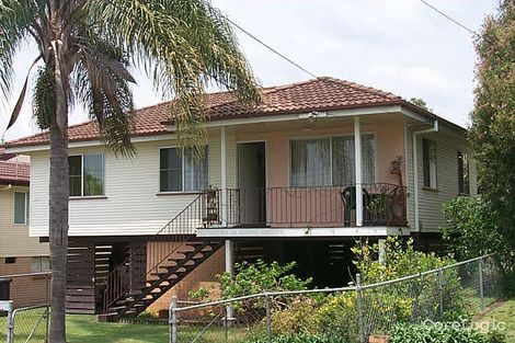 Property photo of 9 Edwin Street Wynnum West QLD 4178