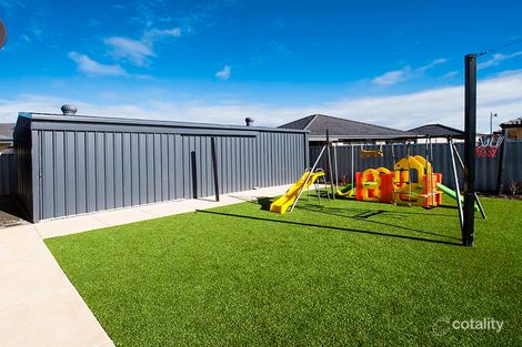 Property photo of 28 Coffs Bend Secret Harbour WA 6173