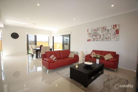 Property photo of 8 Jardine Close Gledswood Hills NSW 2557