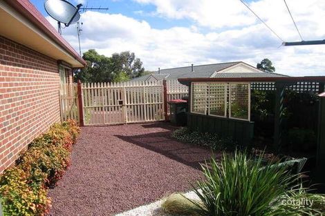 Property photo of 22 Flax Mill Close Drouin VIC 3818