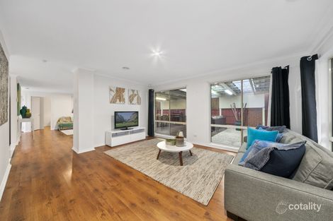 Property photo of 12 Mingay Place Cranbourne West VIC 3977