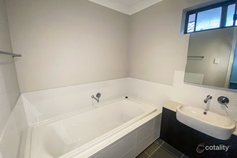 Property photo of 39 Empire Circuit Penrith NSW 2750