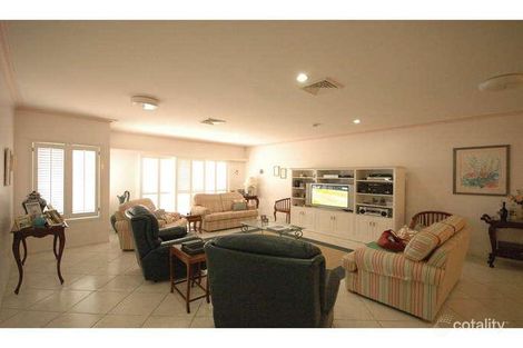 Property photo of 10 Grasmere Court Mount Lofty QLD 4350