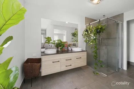 Property photo of 43 Neave Way Thrumster NSW 2444