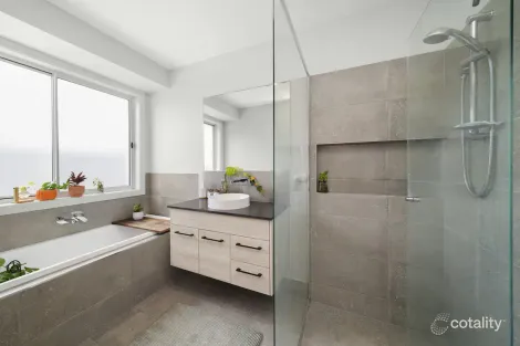 Property photo of 43 Neave Way Thrumster NSW 2444