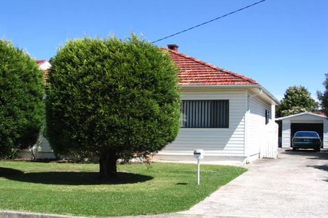 5 Meads Ave, Tarrawanna, NSW 2518