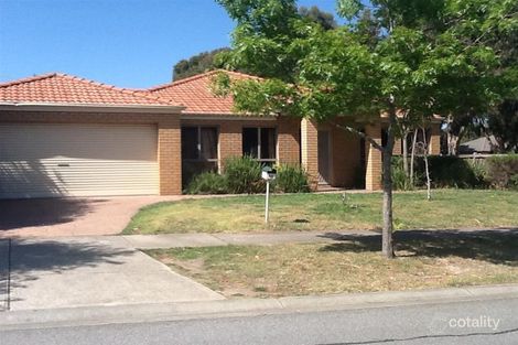 Property photo of 23 Ellesse Way Berwick VIC 3806
