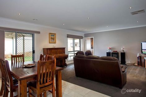 Property photo of 18 The Heath Eaglehawk VIC 3556