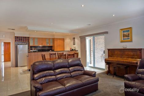 Property photo of 18 The Heath Eaglehawk VIC 3556