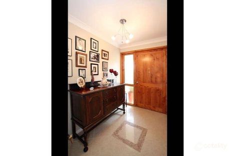 Property photo of 8 Nathan Place Kooringal NSW 2650