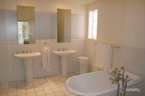 Property photo of 2 Derby Street Hendra QLD 4011