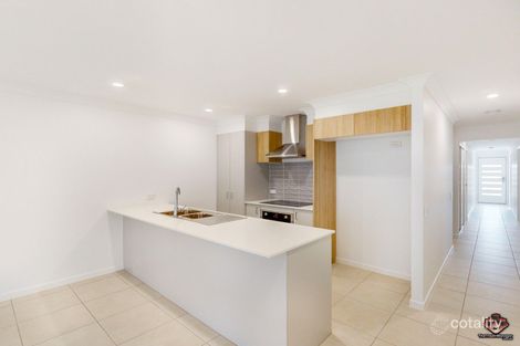 35 Huon Pl, Hillcrest, QLD 4118