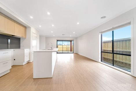 Property photo of 18 Bishopsgate Avenue Tarneit VIC 3029