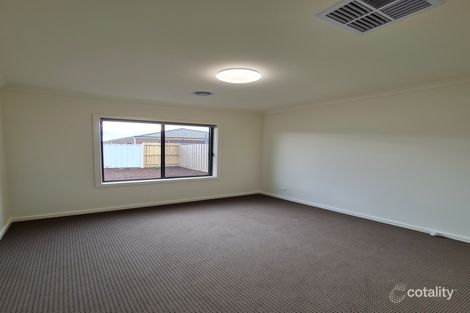 64 Cinnamara Cct, Tarneit, VIC 3029