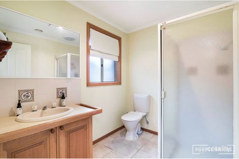 Property photo of 42 Willmott Drive Craigieburn VIC 3064