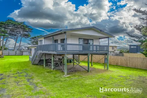 2 Hopetoun Cres, Surf Beach, VIC 3922