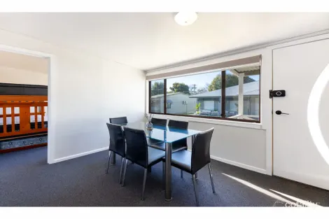 Property photo of 6 Spotted Gum Drive Lake Hume Village NSW 3691