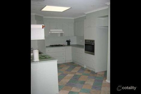 Property photo of 16 Elston Court Sale VIC 3850