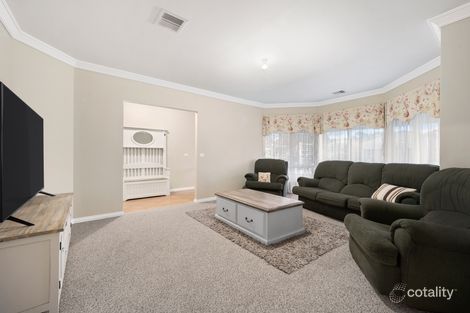 Property photo of 2 Geebung Place Doreen VIC 3754