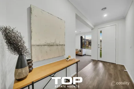 Property photo of 44 Thicket Loop Clyde North VIC 3978