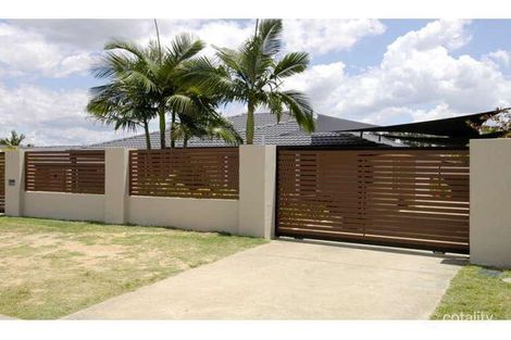 Property photo of 11 Berwick Court Arundel QLD 4214