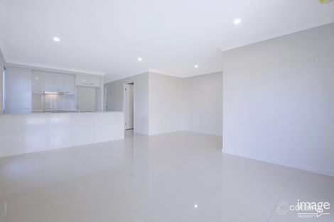 Property photo of 1/5 Sophora Road Holmview QLD 4207