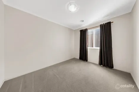 Property photo of 43 Bowral Loop Craigieburn VIC 3064