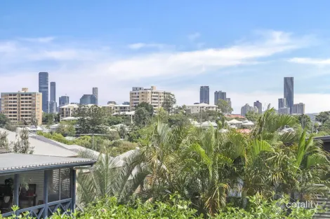 Property photo of 52 Power Street Norman Park QLD 4170