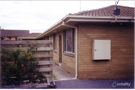 Property photo of 2/16 Pick Avenue Mount Gambier SA 5290