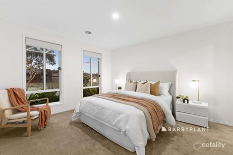 Property photo of 40 Sallybrook Circuit Narre Warren VIC 3805