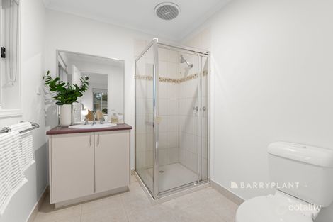 Property photo of 40 Sallybrook Circuit Narre Warren VIC 3805