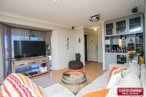 Property photo of 20 Dandaloo Crescent Wanneroo WA 6065