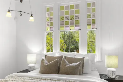 Property photo of 21 Dauphin Terrace Highgate Hill QLD 4101