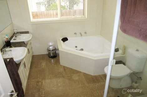 Property photo of 2/13 Calvin Crescent Doncaster East VIC 3109
